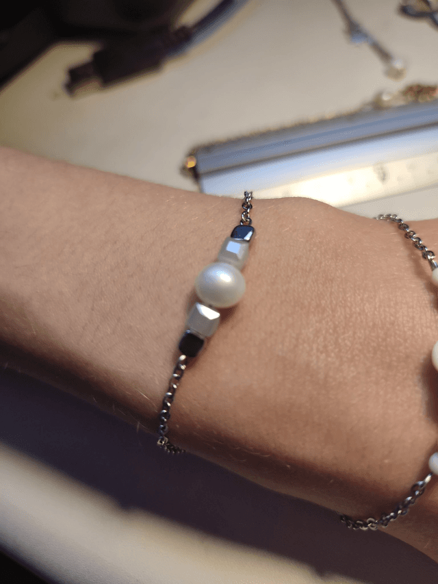 Lily (bracelet)